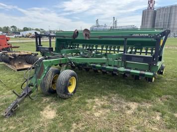 Main image John Deere 750